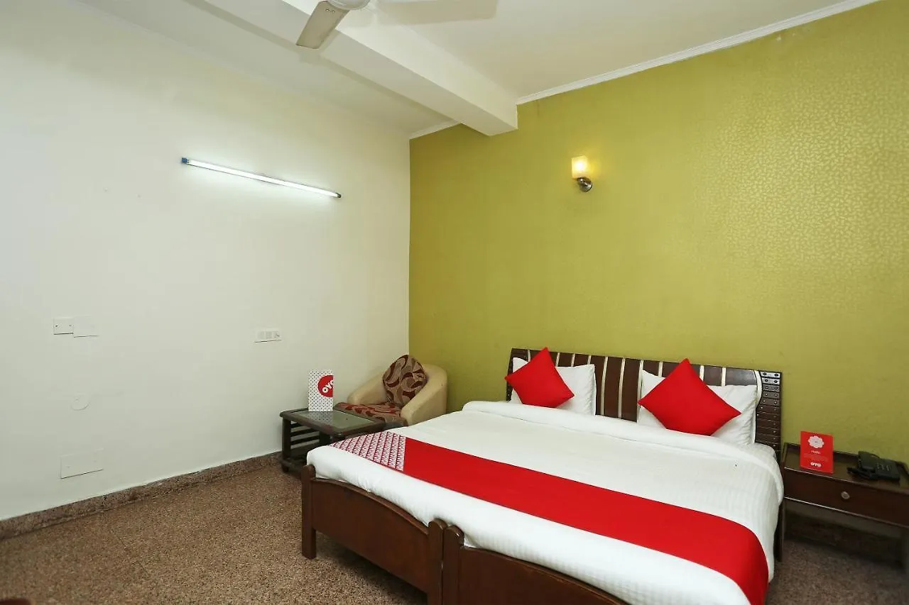 Oyo 18967 Haveli Inn Gurgaon 3*,